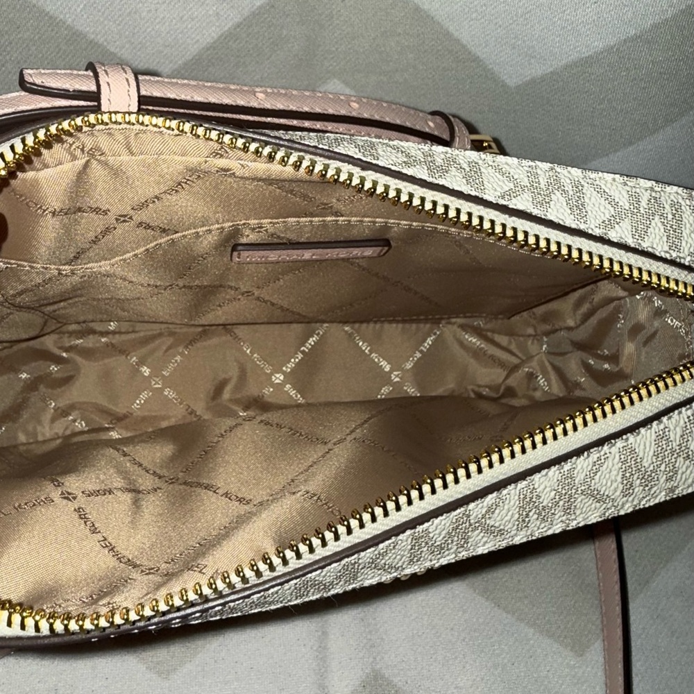 Michael Kors Jet Set Large Logo Crossbody Bag - Picture 6 of 6